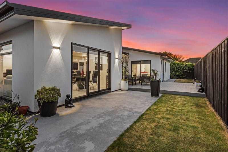 3 Freeville Place, NEW BRIGHTON, CHRISTCHURCH - Carousel 1