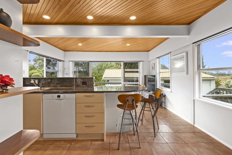 30 Deuxberry Avenue, Northcote, Auckland - Carousel 1