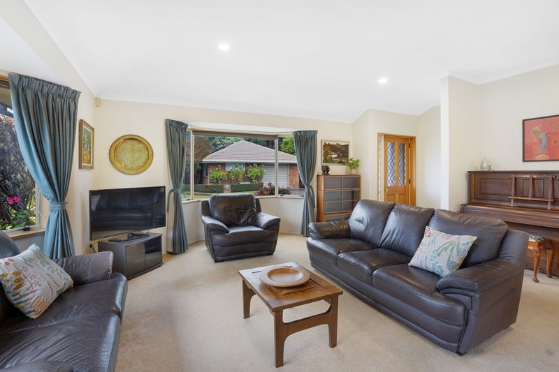 19 Castle Way, Beckenham, Christchurch - Carousel 2