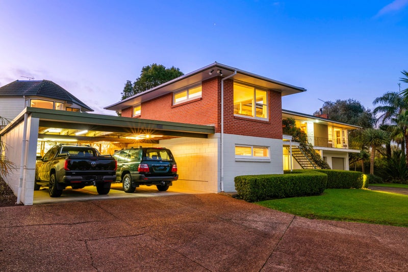 15 Tudward Glade, Hillcrest, Auckland - Carousel 2