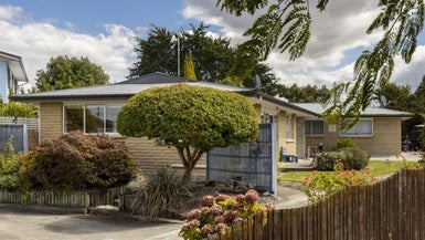 30 Shirtliff Street, Riversdale, Blenheim - Carousel 1