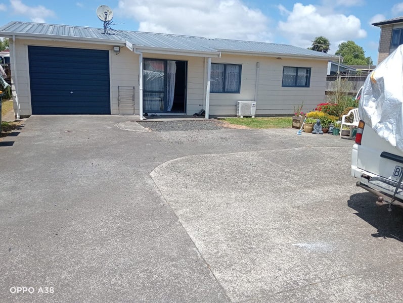 11 Reagan Road, Manukau, Auckland - Carousel 1