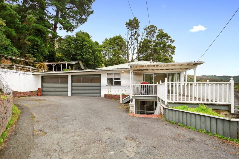 15 Reuben Grove, Naenae, Lower Hutt - Carousel 1