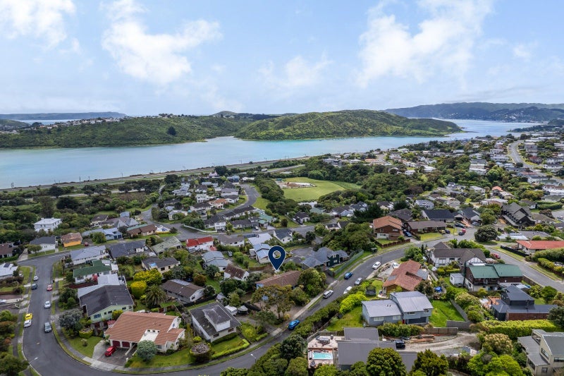 17 Kinloch Place, Papakowhai, Porirua - Carousel 2