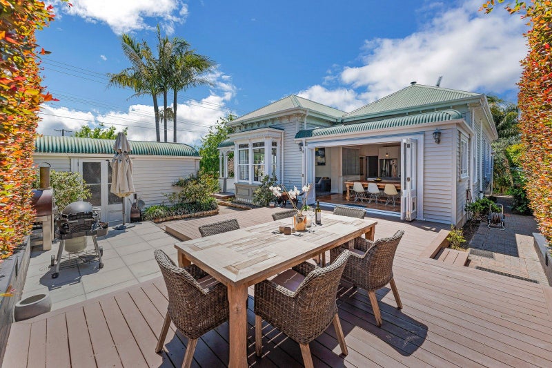 20 Albert Road, Devonport, Auckland - Carousel 1