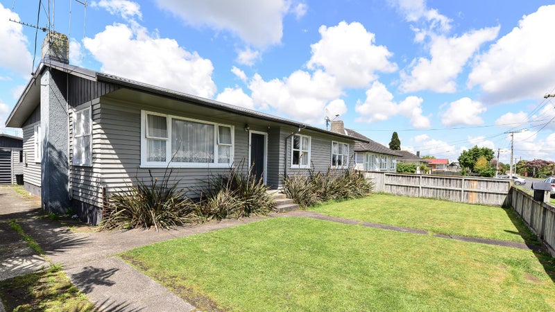 14 Hendon Road, Fairview Downs, Hamilton - Carousel 1