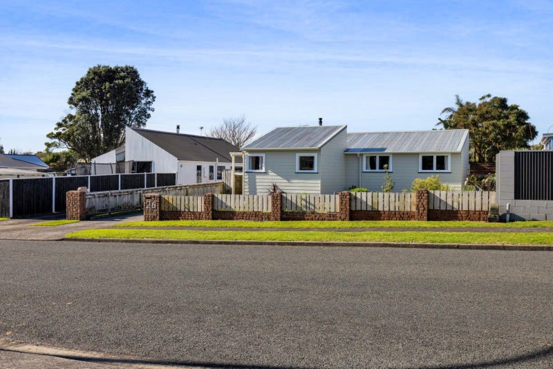 26 Gardenia Avenue, Bell Block, New Plymouth - Carousel 2