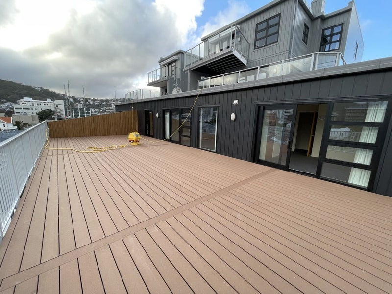 6/125 Thorndon Quay, Pipitea, Wellington - Carousel 1