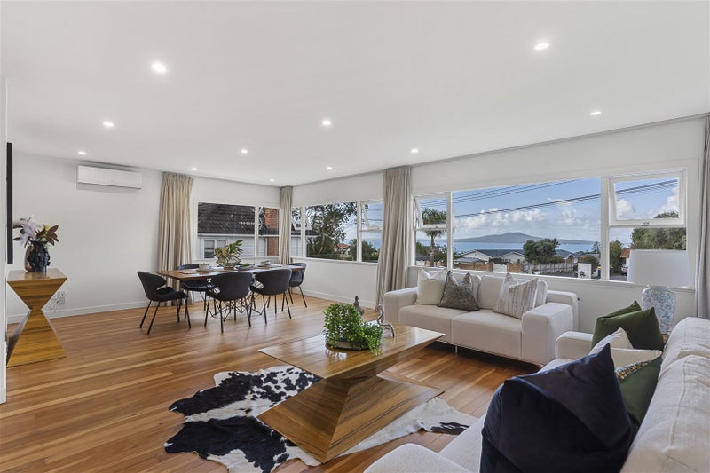 130 Aberdeen Road, Campbells Bay, Auckland - Carousel 1