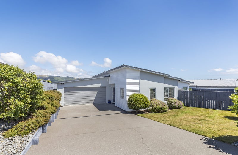 30 Sumner Terrace, Aotea, Porirua - Carousel 1