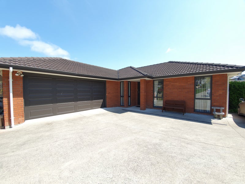 38 Hornbill Drive, Fairview Heights, Auckland - Carousel 1