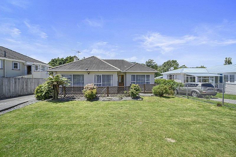 49 Stanley Street, Wainuiomata, Lower Hutt - Carousel 1