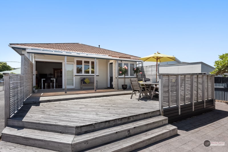 15 Ropata Crescent, Boulcott, Lower Hutt - Carousel 1