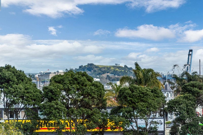 1B/4 Fleet Street, Devonport, Auckland - Carousel 1