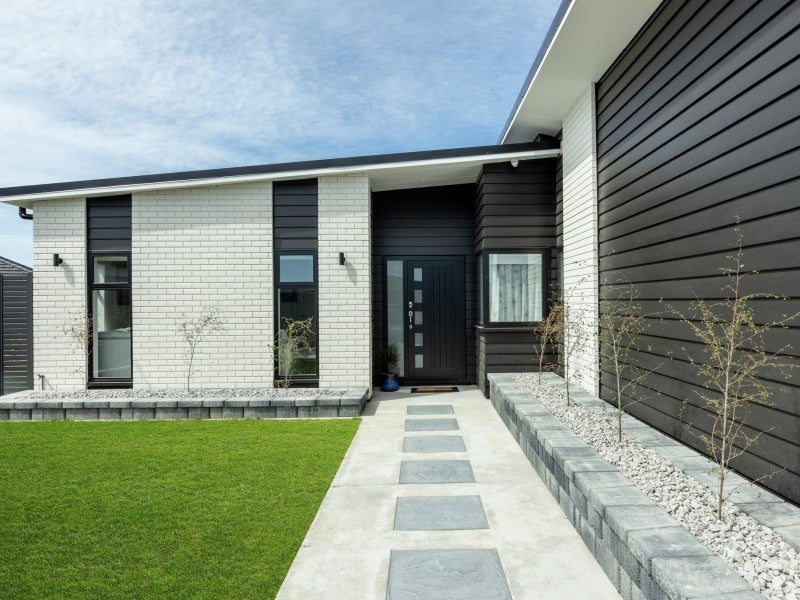 21 Horton Close, Frimley, Hastings - Carousel 17