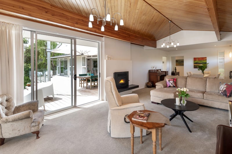 6 Dowling Place, Pakuranga, Auckland - Carousel 2