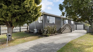 12 Hibiscus Avenue, Hamilton Lake, Hamilton - Carousel 1