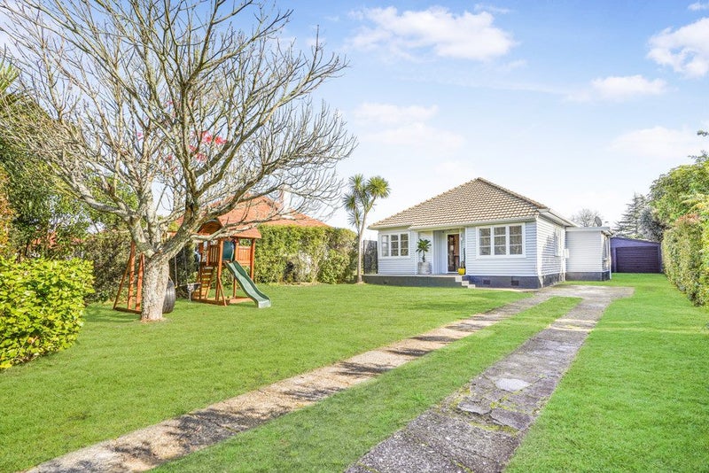 11 Galway Avenue, Hamilton East, Hamilton - Carousel 2