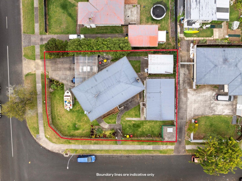 64 Megan Avenue, Pakuranga Heights, Auckland - Carousel 1