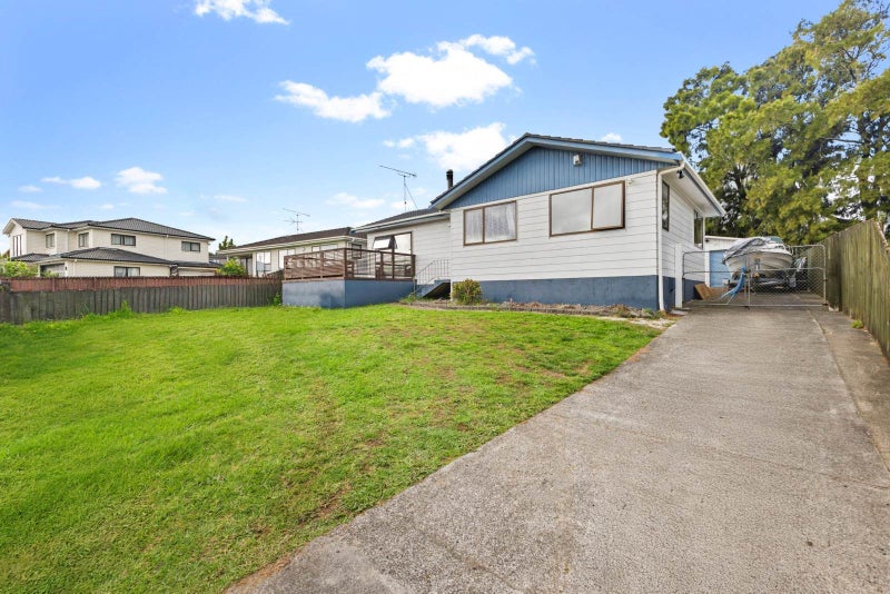 13 Limond Street, Randwick Park, Auckland - Carousel 1