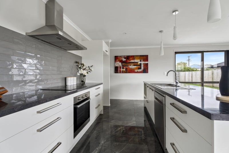 25 Rehua Drive, Hamilton - Carousel 2