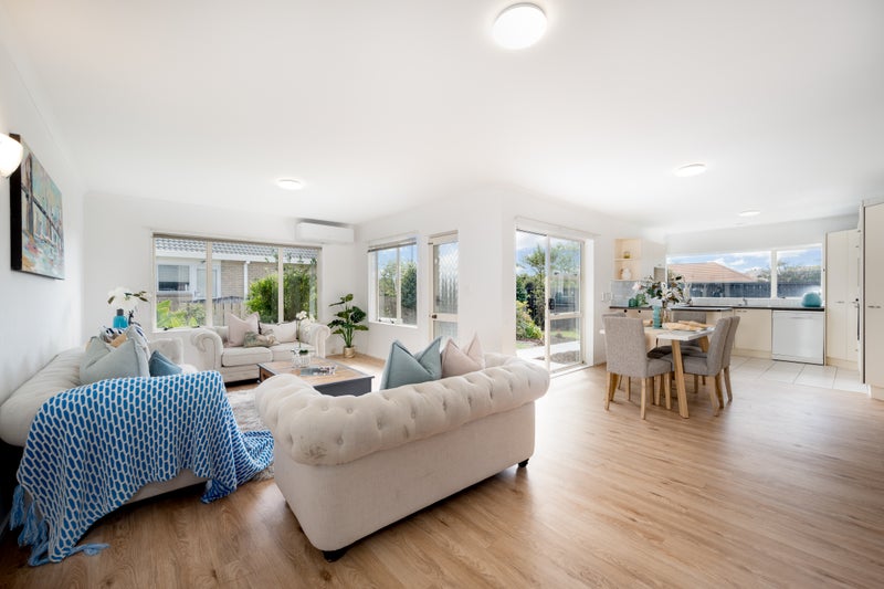 1/327 Botany Road, Golflands, Auckland - Carousel 1