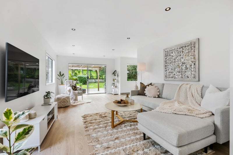 2/41 Beach Haven Road, Beach Haven, Auckland - Carousel 2