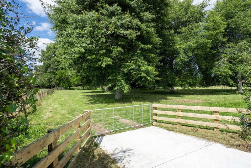 21 Bollard Road, Tamahere, Hamilton - Carousel 2