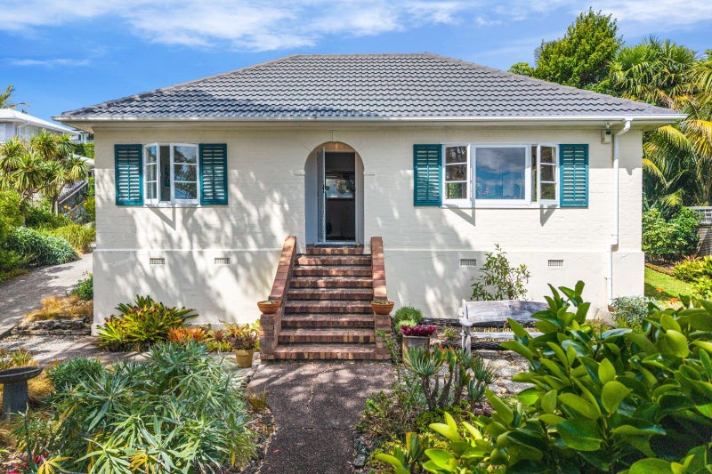 17 Tautari Street, Orakei, Auckland - Carousel 2