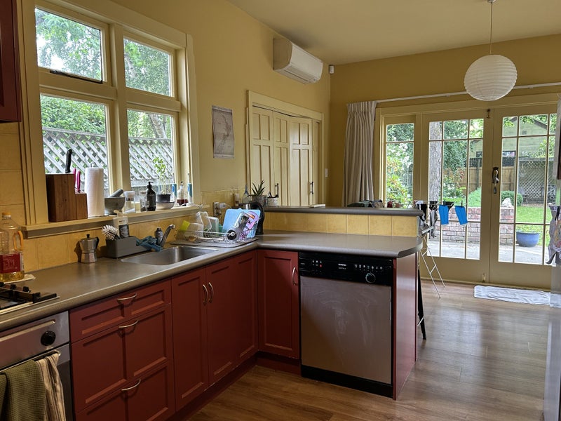 67 Severn Street, St Albans, Christchurch - Carousel 2