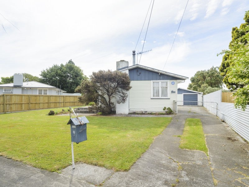 9 Benmore Avenue, Cloverlea, Palmerston North - Carousel 21