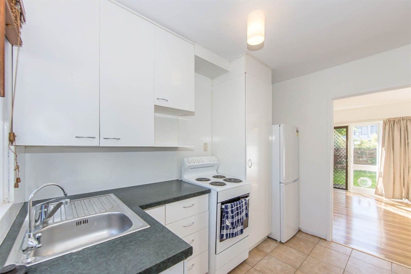 2/1 Glen Road, Browns Bay, Auckland - Carousel 1