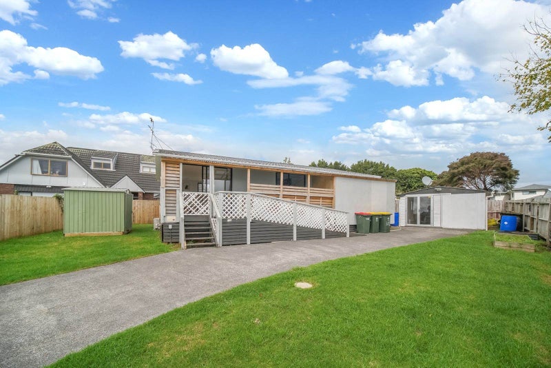15 Justamere Place, Weymouth, Auckland - Carousel 1