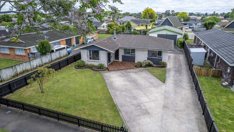 32 Livingstone Avenue, Nawton, Hamilton - Carousel 2