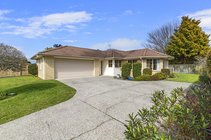 6 Farnham Close, Rototuna North, Hamilton - Carousel 1