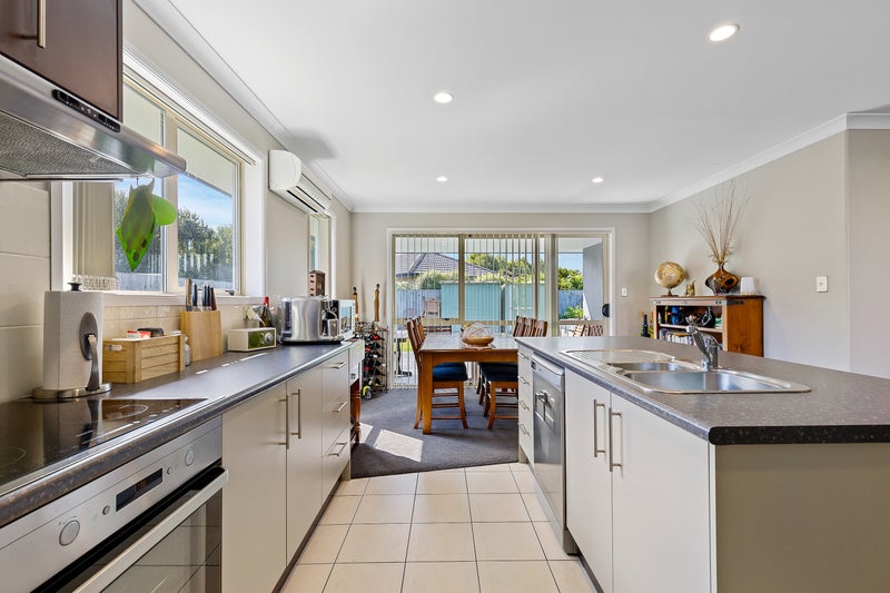 10 Maurice Stanton Place, Shirley, Christchurch - Carousel 2