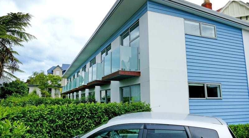 4/7 Union Street, North Dunedin, Dunedin - Carousel 1