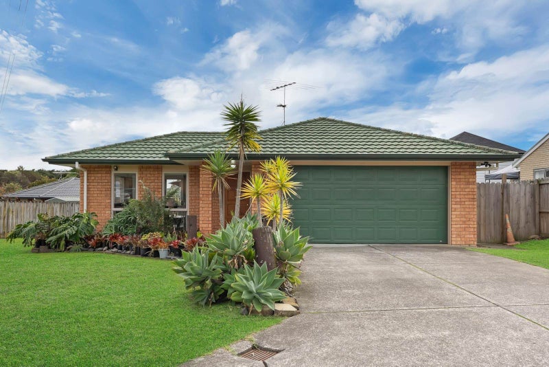 46 Medvale Avenue, Flat Bush, Auckland - Carousel 1