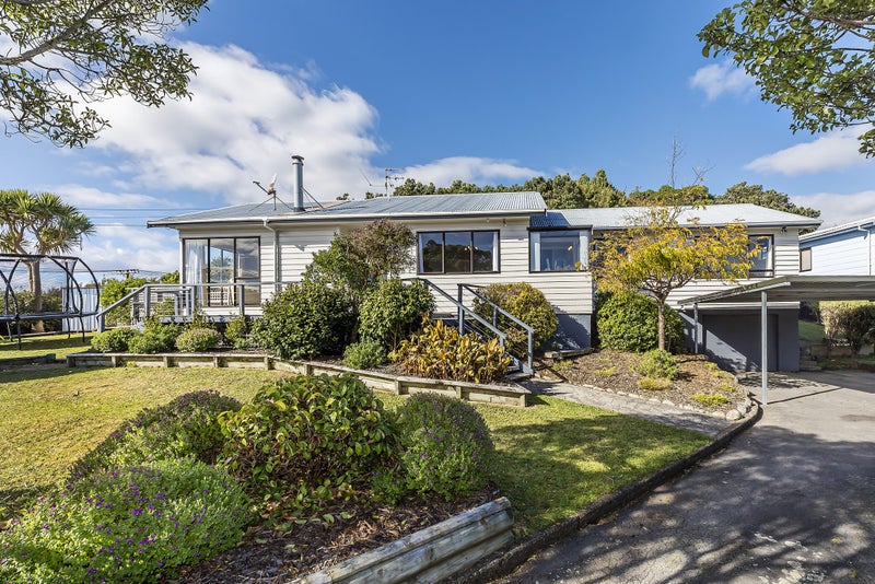 54 KAHU RD, PAREMATA, PORIRUA - Carousel 1