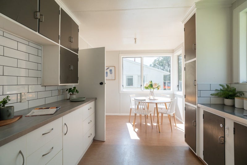 346 Warspite Avenue, Waitangirua, Porirua - Carousel 2