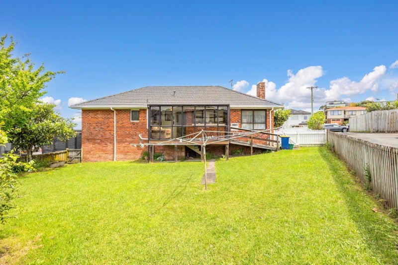 2/1 Meadowvale Avenue, Forrest Hill, Auckland - Carousel 2