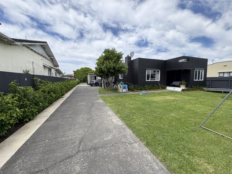 604 Elm Road, Ākina, Hastings - Carousel 2