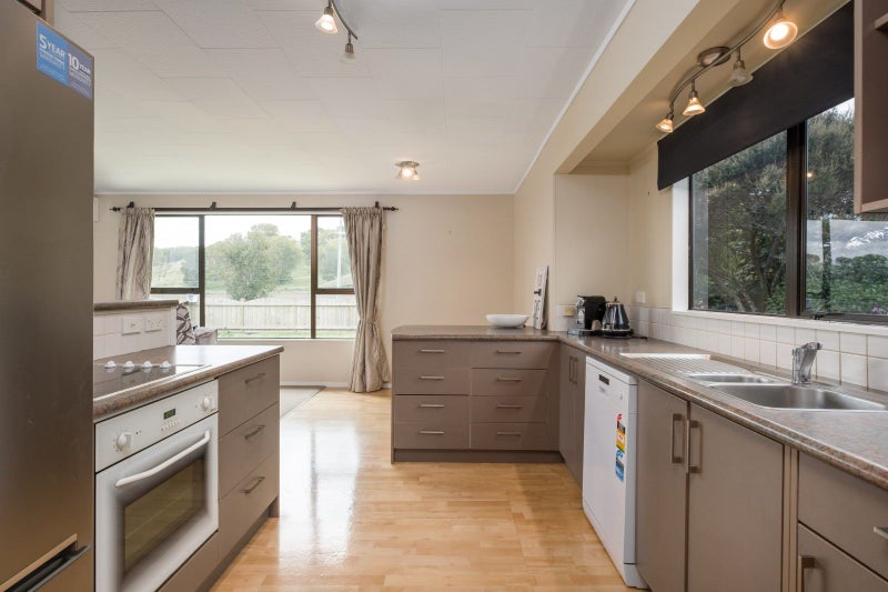 400 Ormond Road, Lytton West, Gisborne - Carousel 2