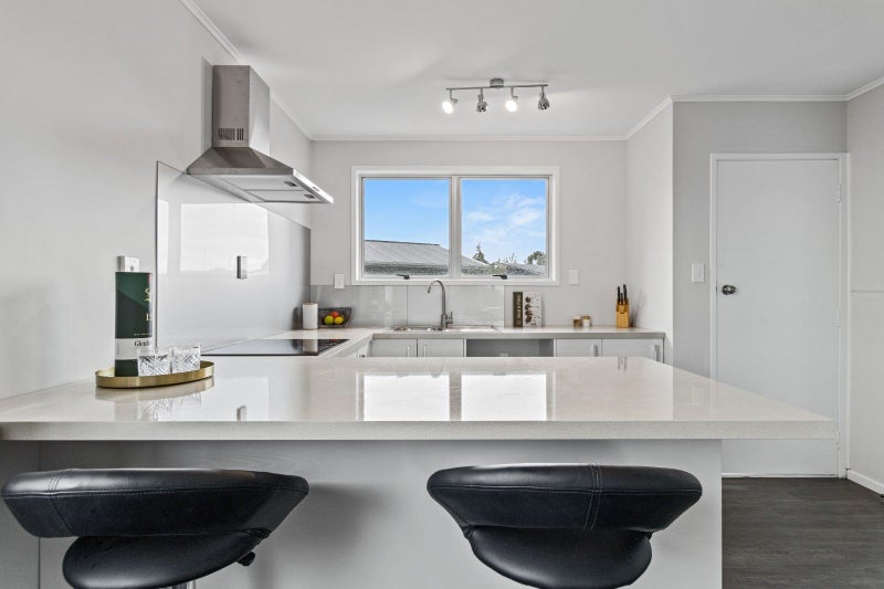 31 Hyde Avenue, Nawton, Hamilton - Carousel 2