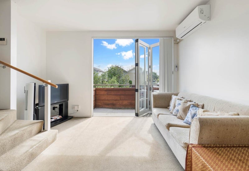 25 Kirikiri Lane, East Tamaki, Auckland - Carousel 2