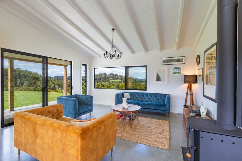 750 Tara Road, Kaiwaka - Carousel 19