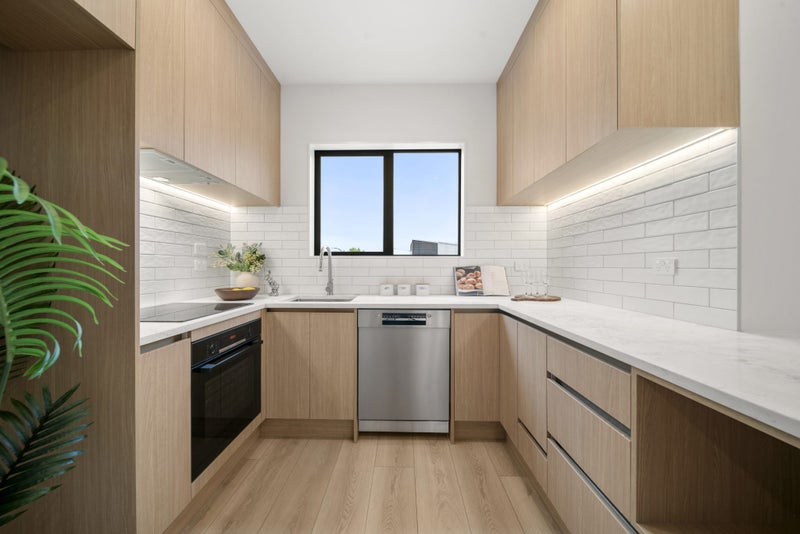 13 Rengarenga Rise, FAIRVIEW HEIGHTS, AUCKLAND - Carousel 2