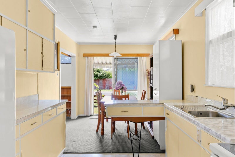 1 Queens Road, Elgin, Gisborne - Carousel 2