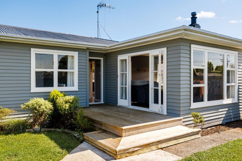 19 Bruce Avenue, Glenview, Hamilton - Carousel 2