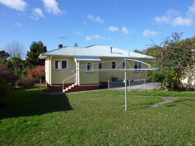 35 Ambler Avenue, Glen Eden, Auckland - Carousel 2